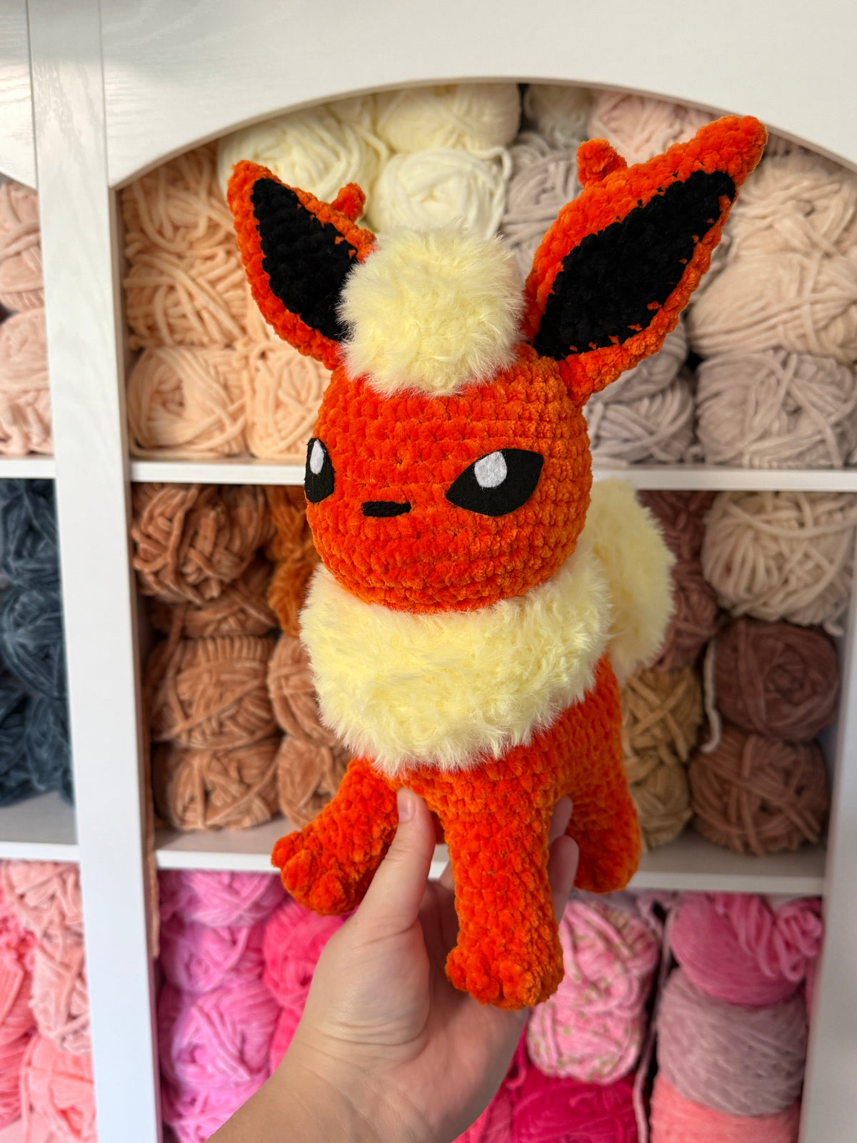 Standing Flareon