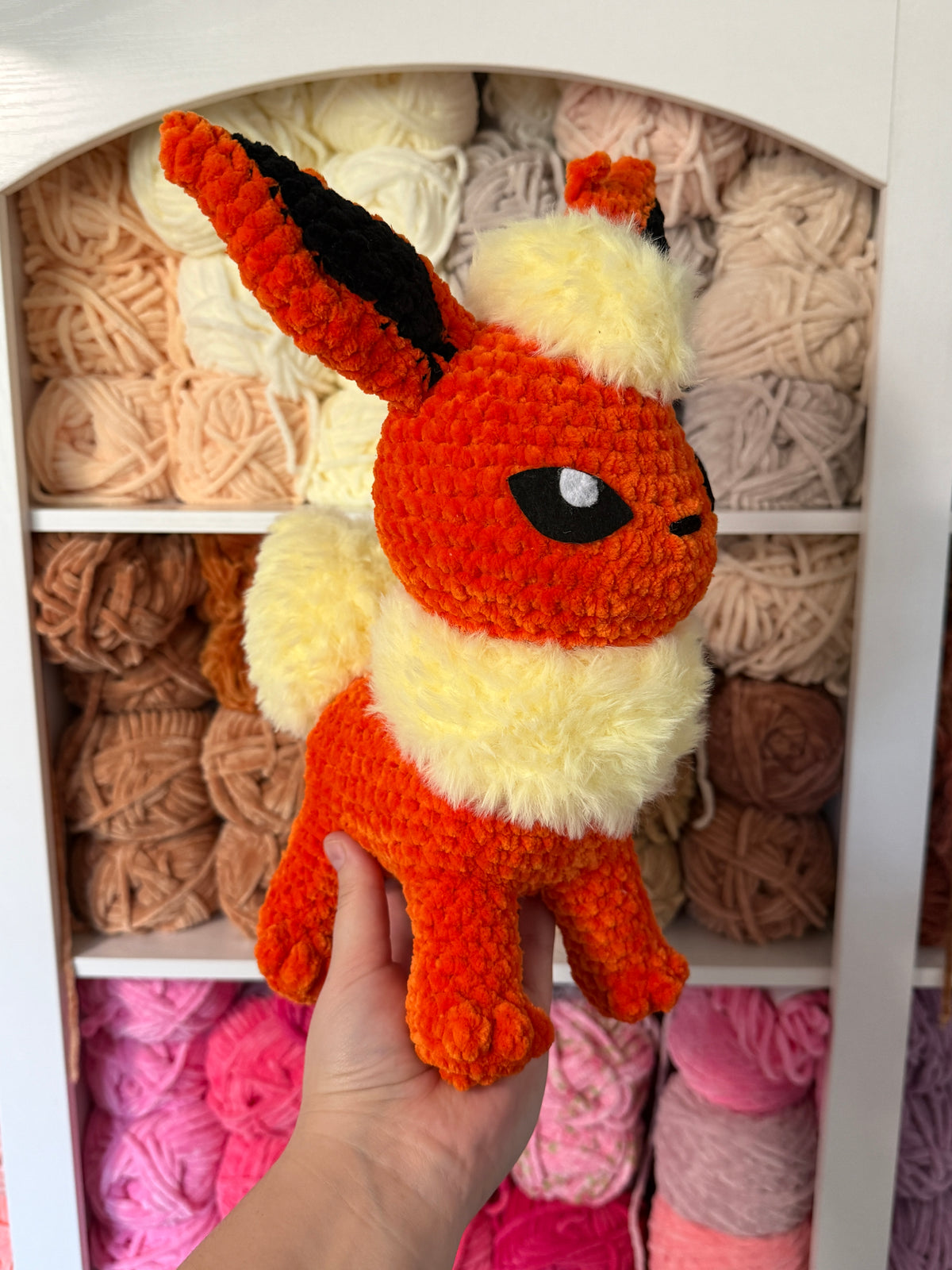 Standing Flareon